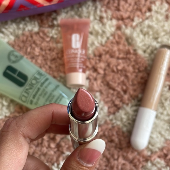 CLINIQUE MAKEUP BAG BUNDLE - Picture 3 of 4